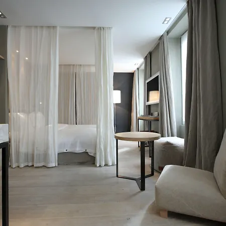 Hidden 4* Paris